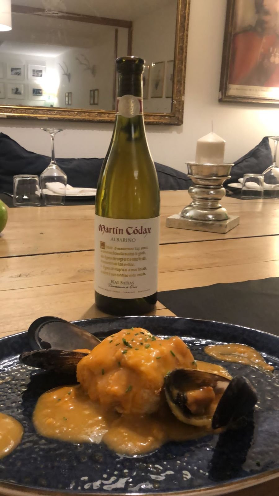 Merluza rellena de marisco en salsa marinera